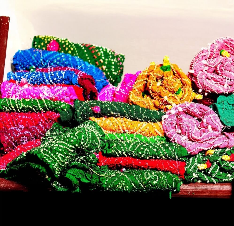 bandhani gujarat and rajasthan